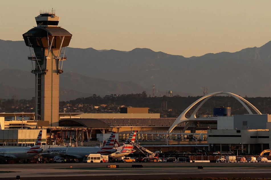 High score! Trump admin. hires 2,000 gamers to be air traffic controllers amid industry crisis
