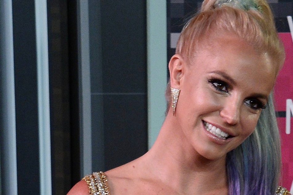 Britney, like you've never seen her before! Pop star surprises her fans on Instagram