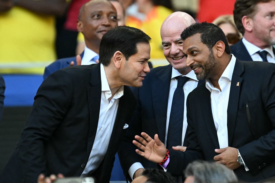 FIFA's Infantino facing ethics complaint over Trump red card incident