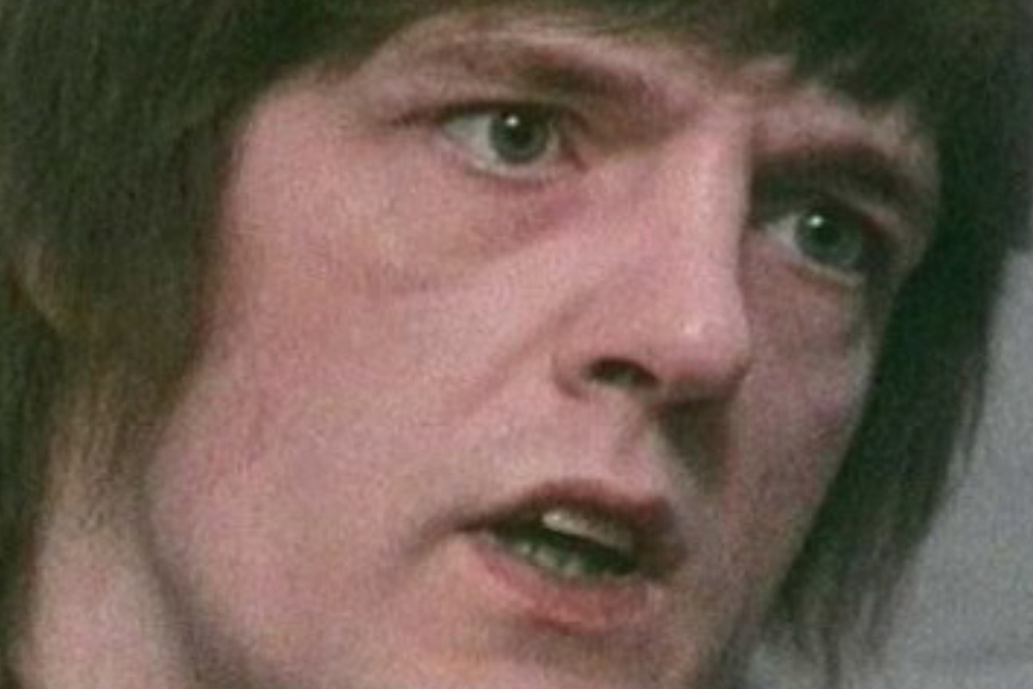 The "cannibal" murderer kept in glass box for 23 hours a day