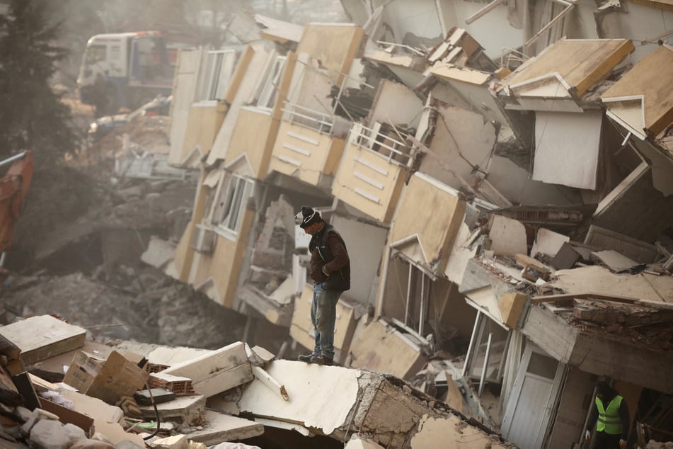 Turkey and Syria earthquakes: Death toll expected to pass 25,000 rescue hopes fade