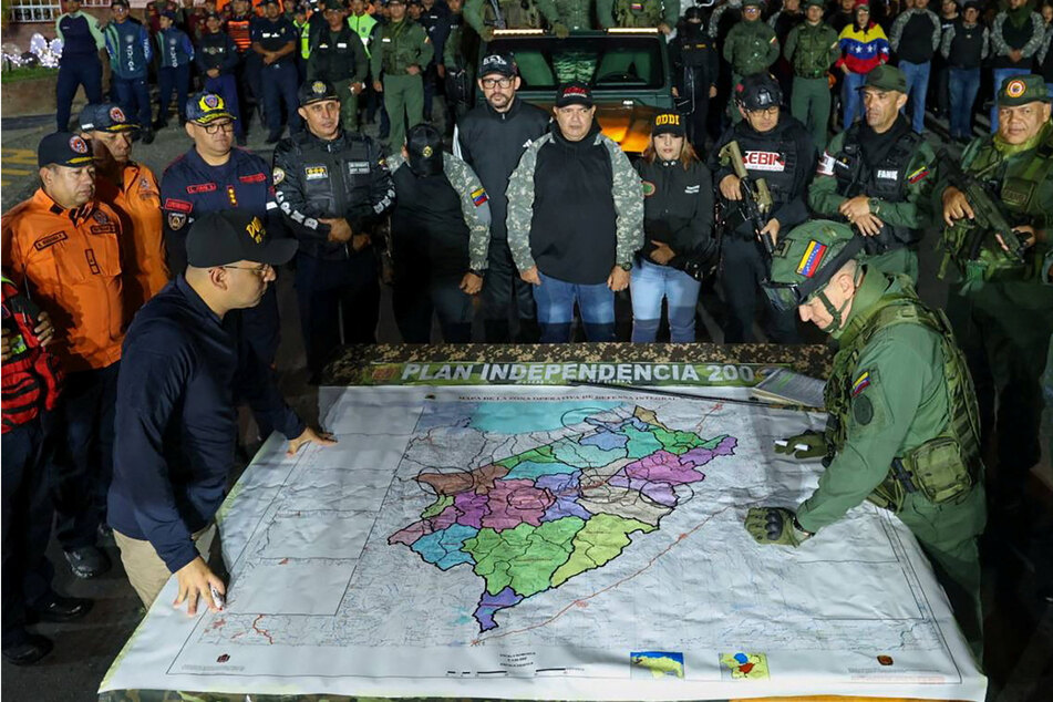 Venezuela mobilizes tens of thousands of troops to counter US "imperialist threat"