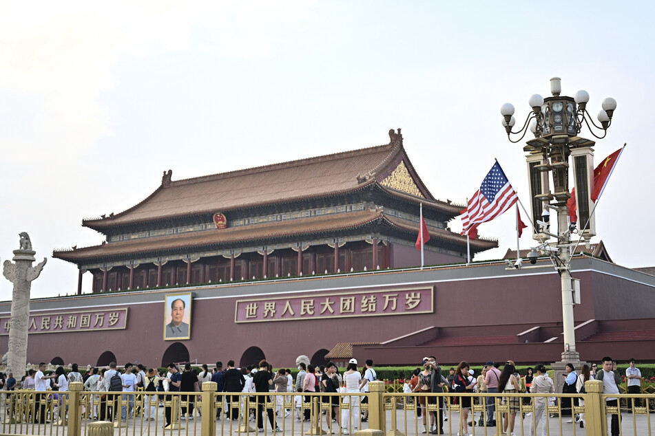 US and Chinese negotiators are desperately trying to resolve various trade disputes ahead of a meeting between President Donald Trump and Chinese President Xi Jinping in Beijing.