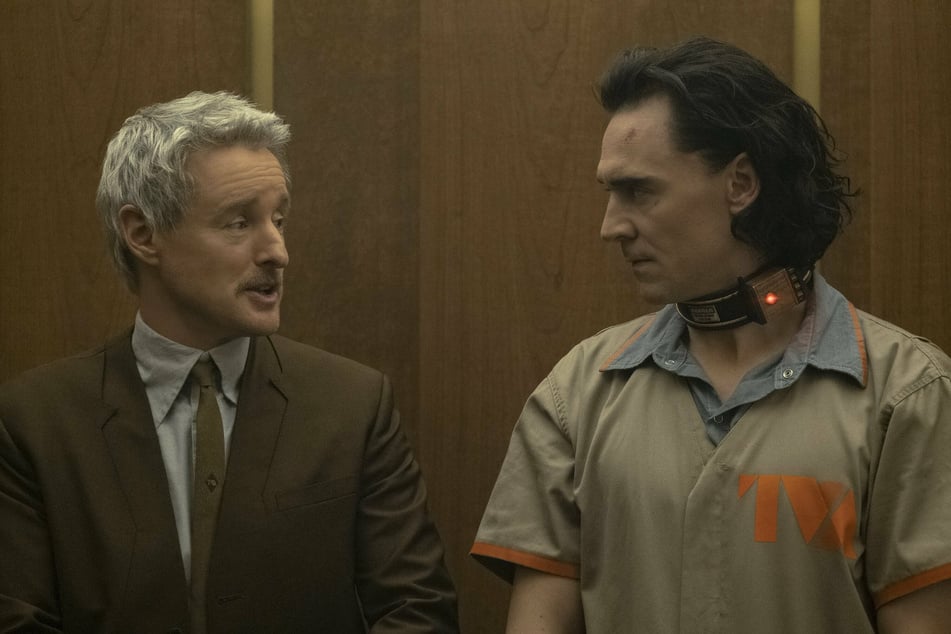 Owen Wilson as Agent Mobius (l.) and Tom Hiddleston as Loki have an undeniable chemistry as friends that lends credibility to their roles in the series.