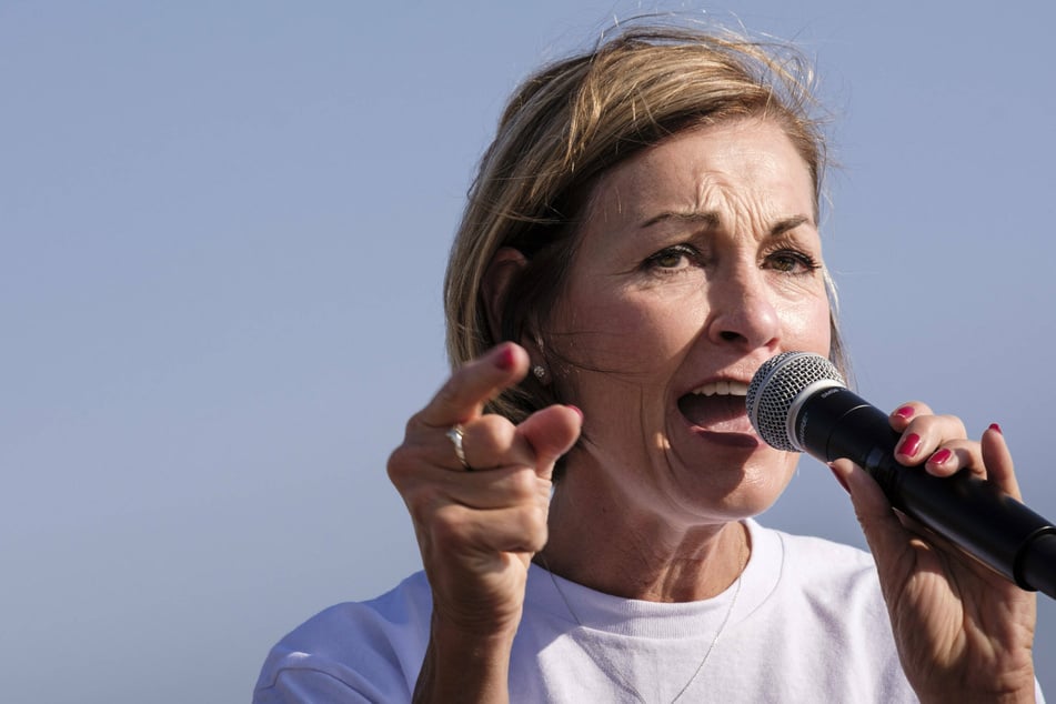 Iowa governor passes legislation permitting residents to carry a handgun without a permit