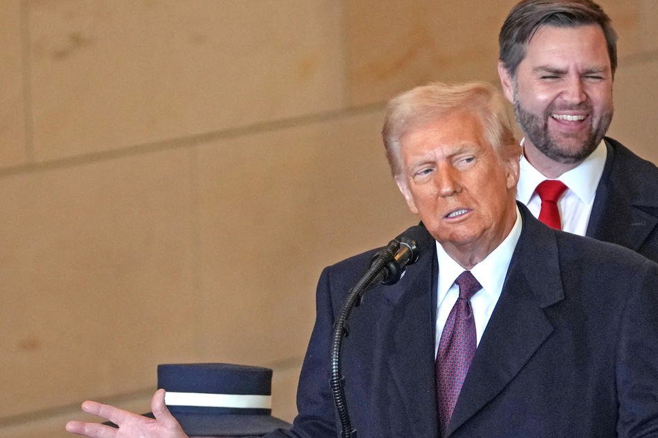 Trump vows to launch tariff wars in "overhaul" of US trade