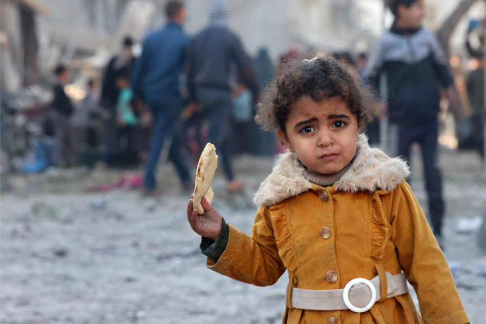 Israel kills scores of Palestinians in Gaza as Paris negotiations continue