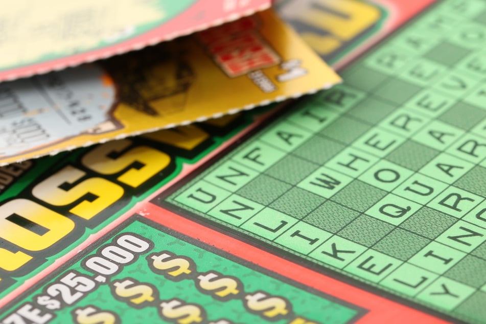 Los Angeles woman gets double surprise in lottery scratch card