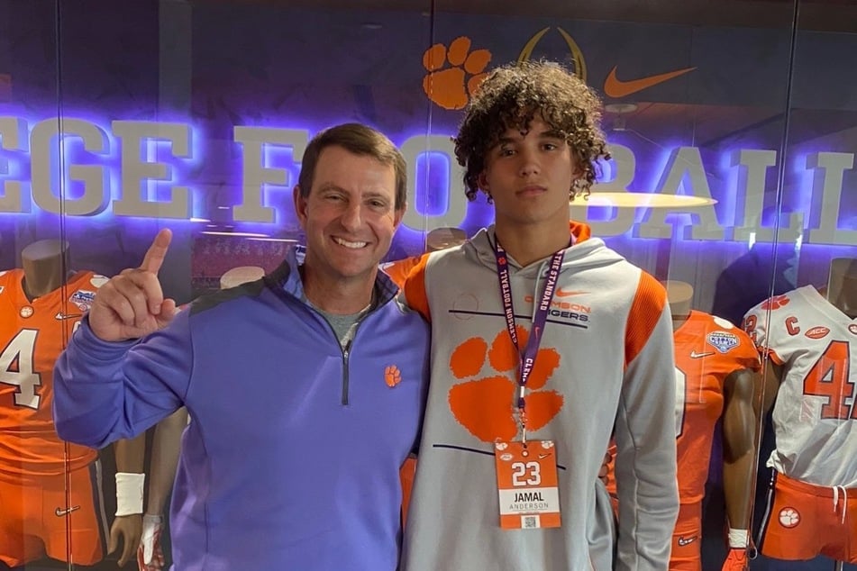 Jamal Anderson Jr, son of legendary NFL star, raws into college football