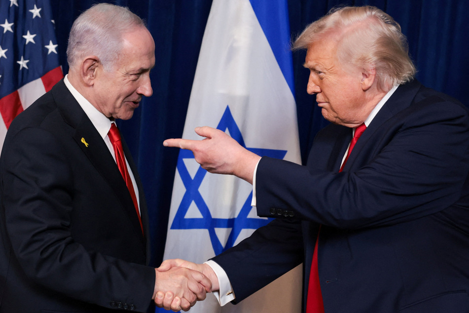 Israel's Netanyahu joins partygoers at Trump's Mar-a-Lago New Year's Eve fete
