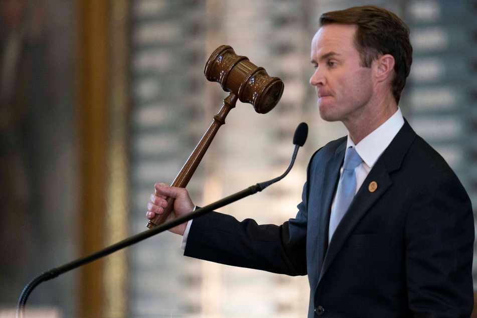 Texas House Speaker signs arrest warrants for state Dems in DC