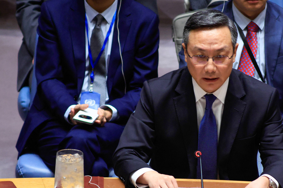 China's UN envoy warns US is taking Middle East to "dangerous precipice" with Iran war
