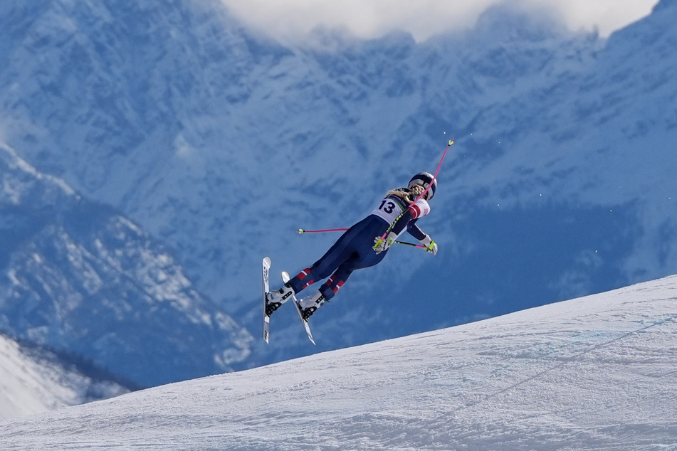 A small skiing error was Lindsey Vonn's undoing in the Olympic downhill.