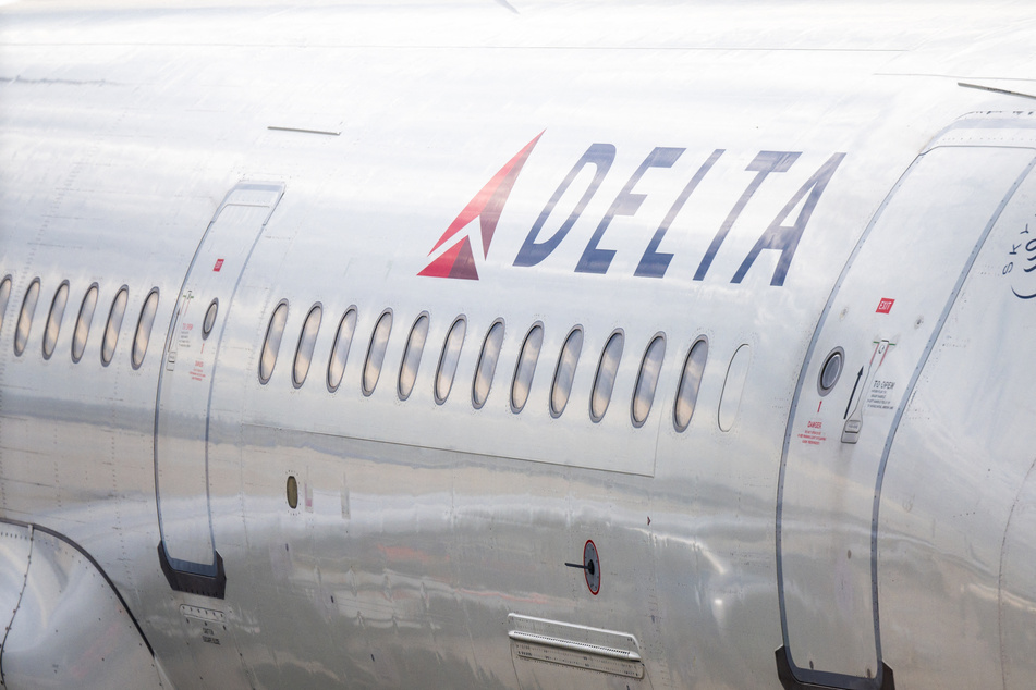 A woman gave birth on a Delta flight from Atlanta, Georgia, to Portland, Oregon, shortly before the plane was due to land.