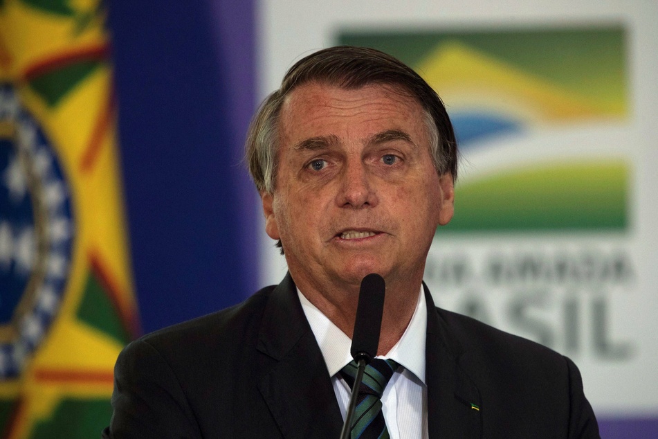 Brazilian senator suspended after smuggling money "between his buttocks"