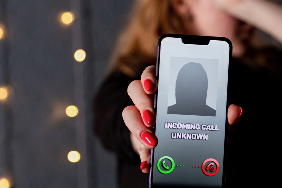 Convicted sex offender calls his underage victim more than 3,500 times from prison!