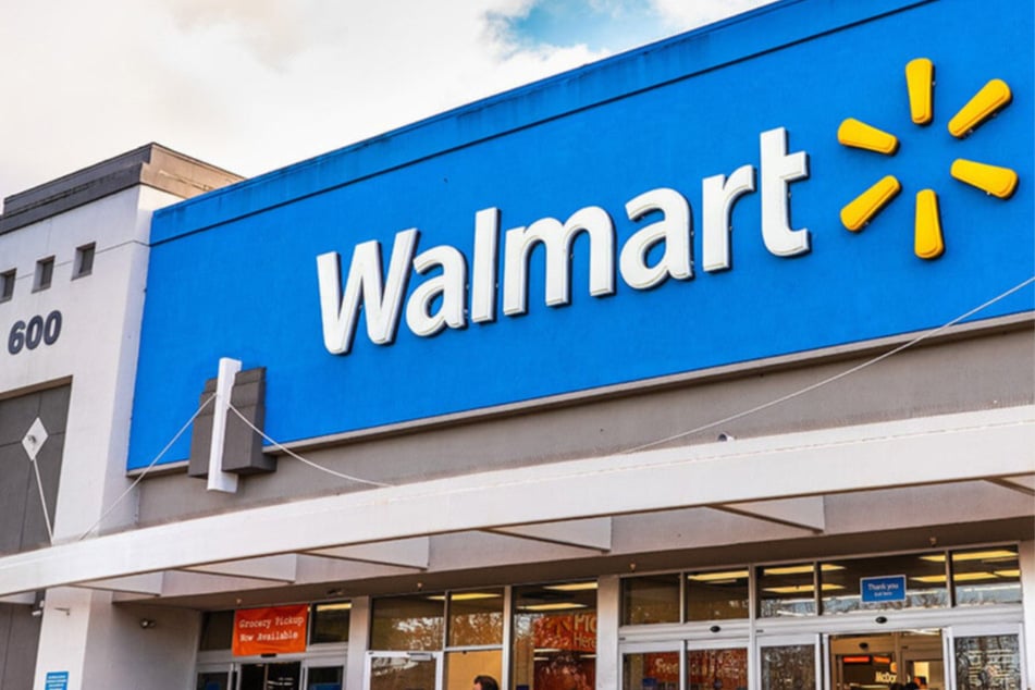 Walmart's Biggest Deals This Week: Save $150 on KitchenAid and $88 on a Record Player!