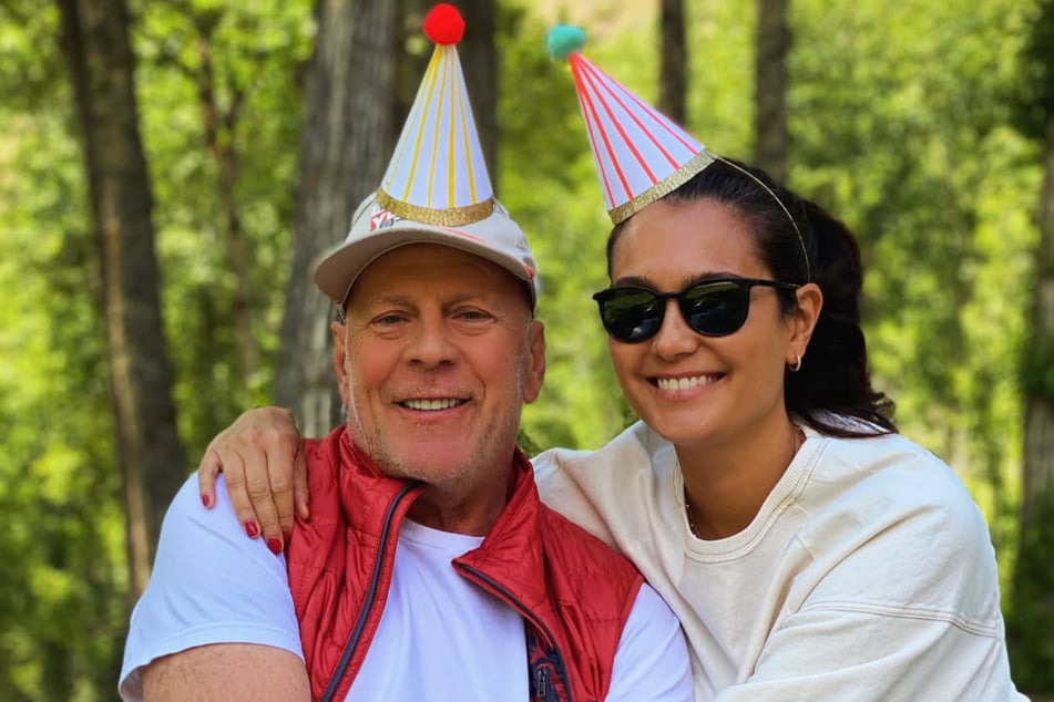Emma Heming-Willis (r.) is married to actor Bruce Willis, who is suffering from frontotemporal dementia.