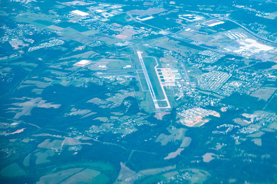 Suspicious package sparks investigation at major US military base amid reports of people falling ill
