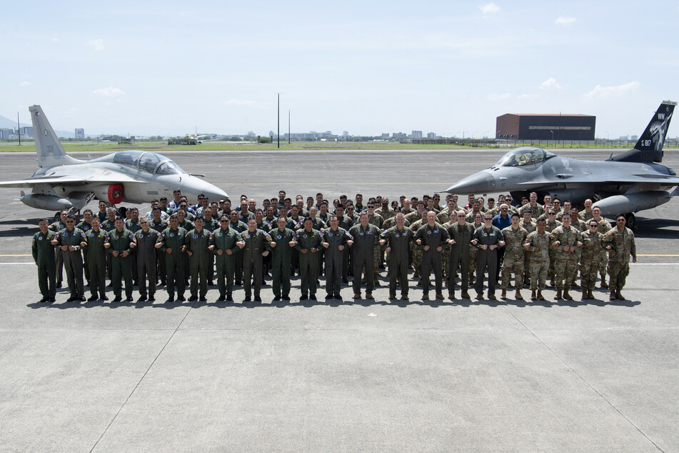US and Philippines send message to China with massive new military drills