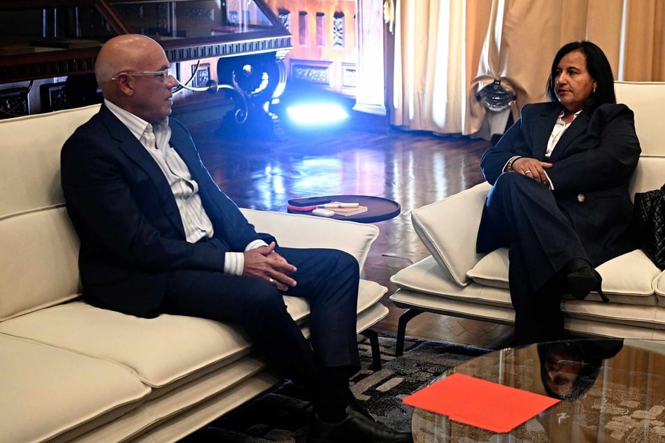 Venezuela interim government and opposition discuss democratic transition in US-backed talks