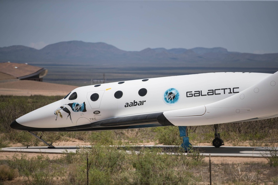 Virgin Galactic finally takes its first paying customers to space!