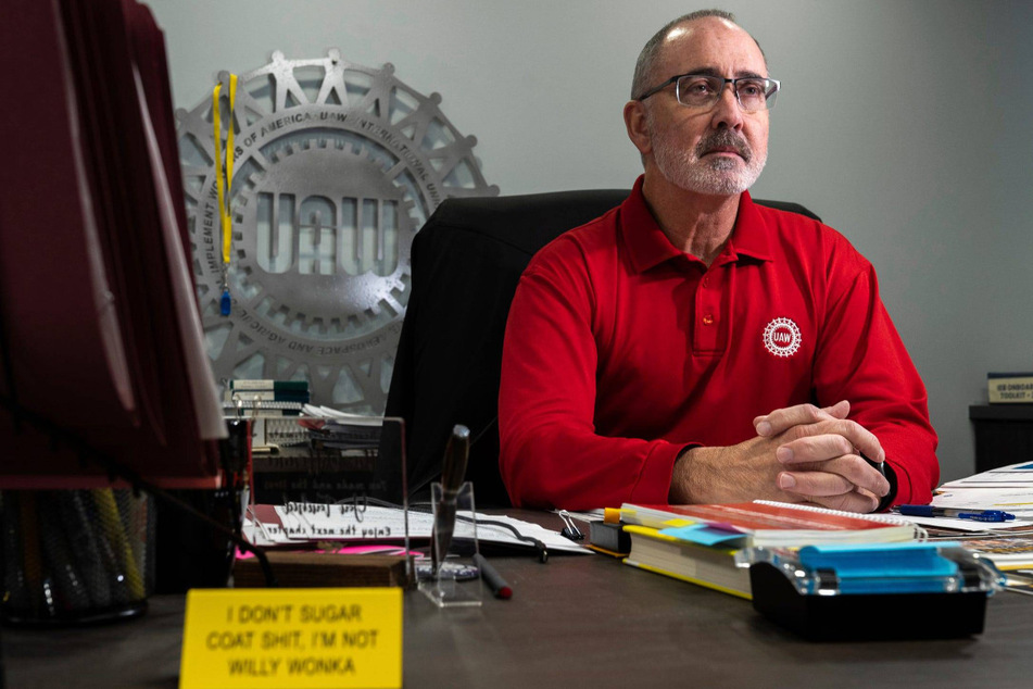 UAW president announces plans for general strike: "We want everybody walking out"