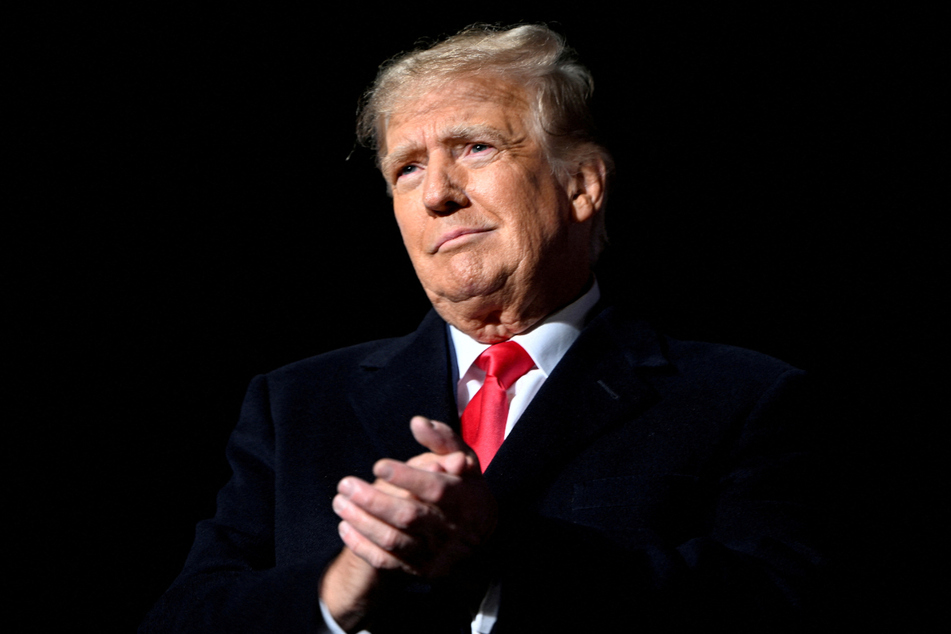 Donald Trump hosted an Orthodox Jewish group on Friday, and told the audience, "You have to be loyal to your friends."