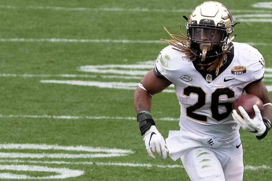 NCAA Football: The Demon Deacons dominated the Cavaliers on Friday night to stay unbeaten