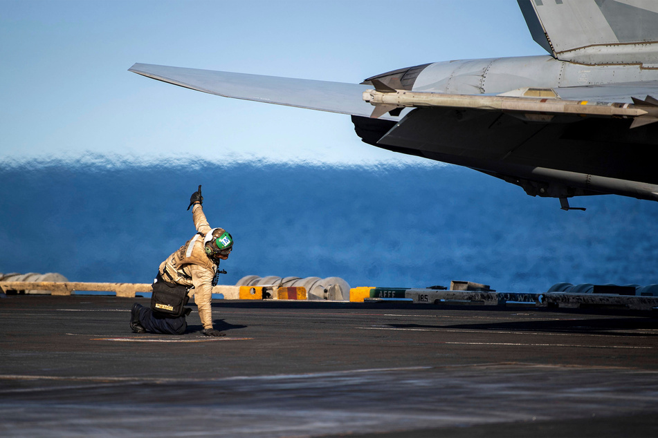 Philippines and US launch joint military drills to "prepare for war"