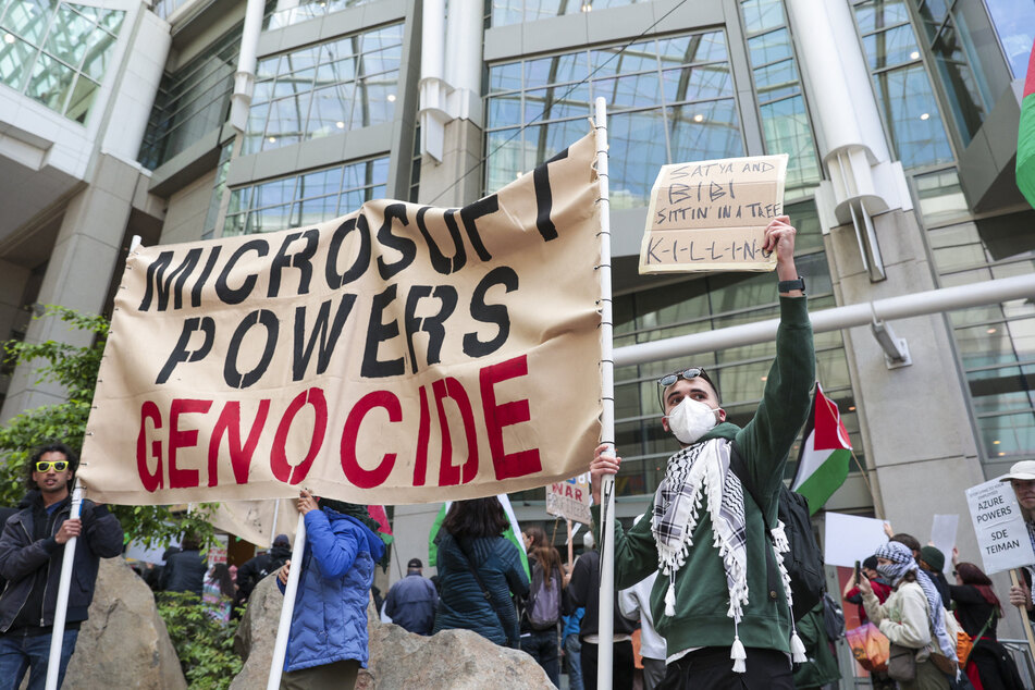 Current and former Microsoft workers arrested at pro-Palestine sit-in