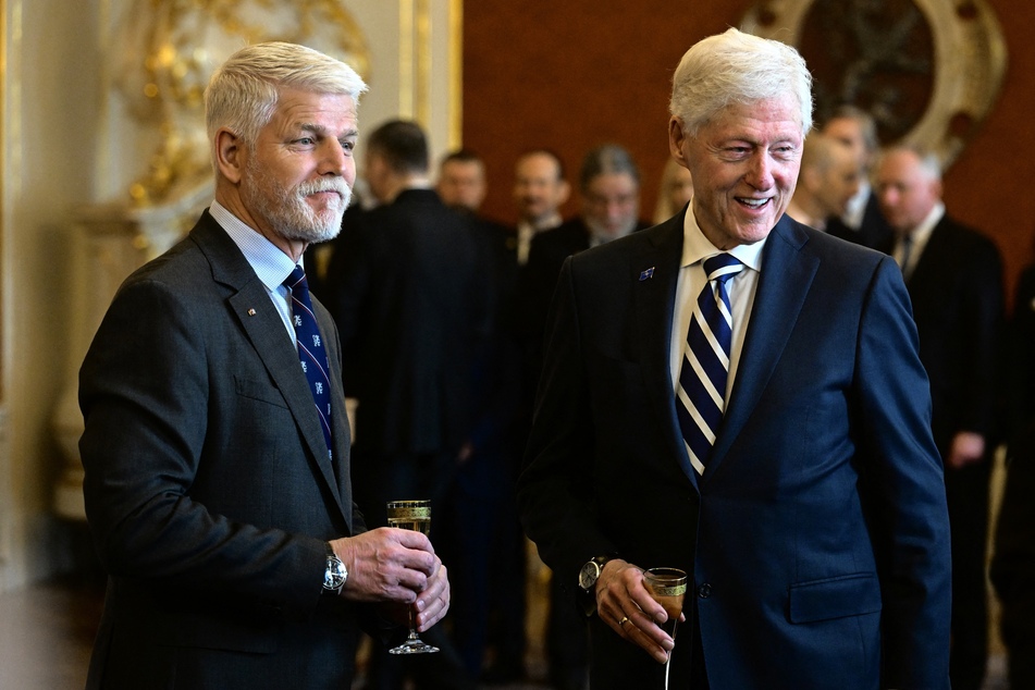 Clinton defends NATO expansion in 1999 when he was president