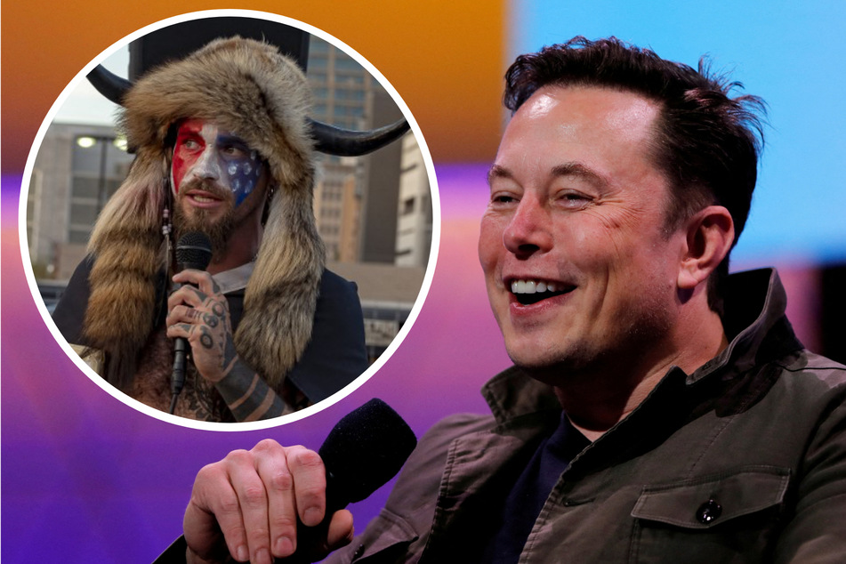 Billionaire Elon Musk (r.) has tweeted his support for convicted January 6 rioter Jacob Chansley, known as the "QAnon Shaman."