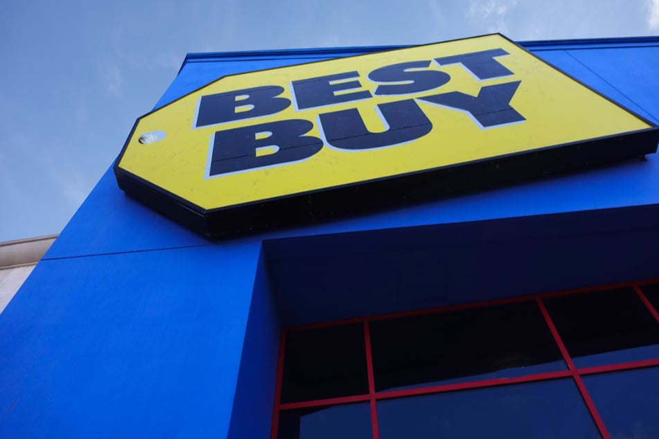 Save up to $160 on Apple tech and enjoy 2-for-1 savings on these game titles at Best Buy