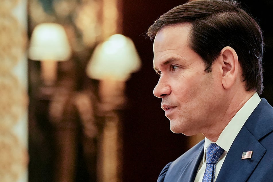 Rubio warns of "total chaos" if tolls are imposed on Strait of Hormuz