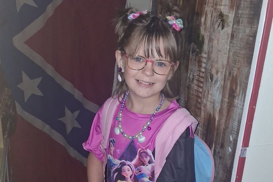 Amelia Freeland has been hailed as a hero after a recent car crash. The eight-year-old helped other children unbuckle their seat belts.