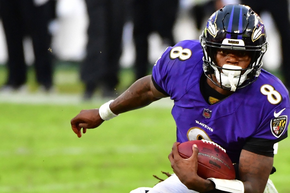 NFL: Ravens swoop to seal late win over Chiefs in battle of former MVPs