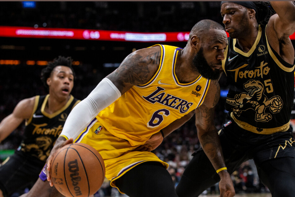 NBA Roundup: Sixers, Lakers, and Hawks sweep up on the court