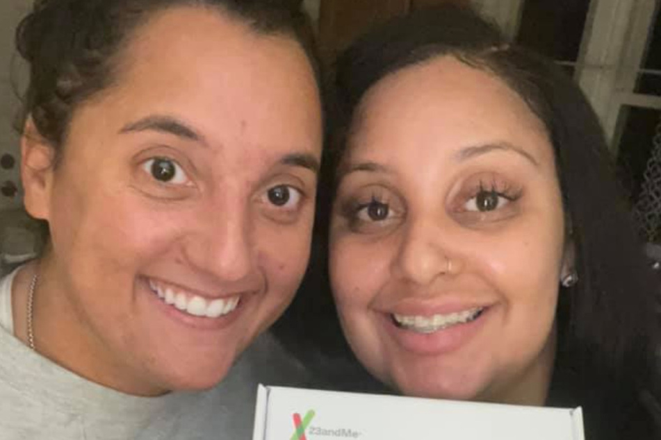 Best friends joke about being sisters all the time until a DNA test blows their minds