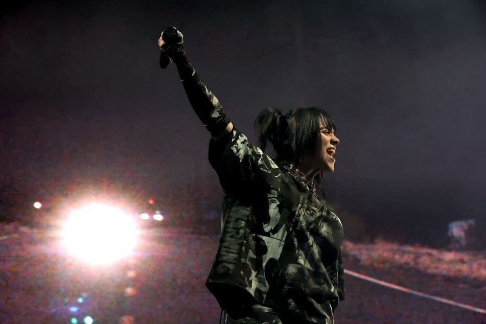 Billie Eilish stops London concert due to concern for fans