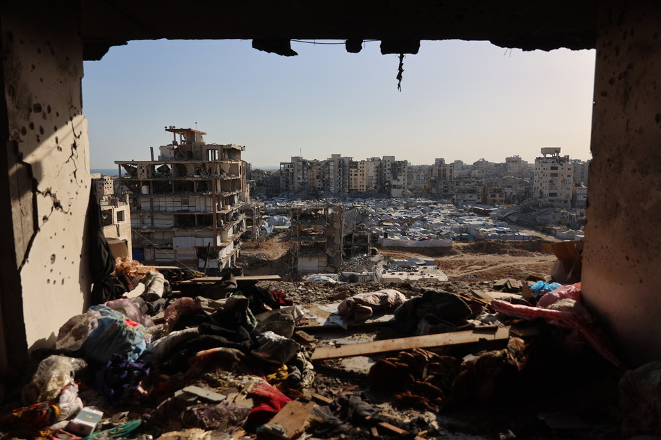 Israeli strikes kill at least eight people in Gaza City despite supposed ceasefire