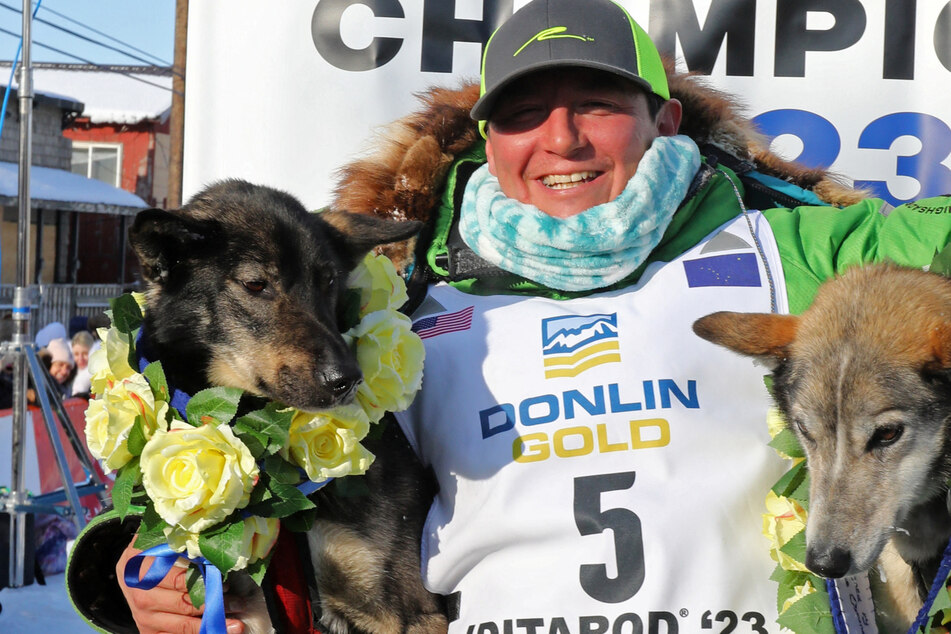 2023 Iditarod won by grandson of dog sled race's co-founder!