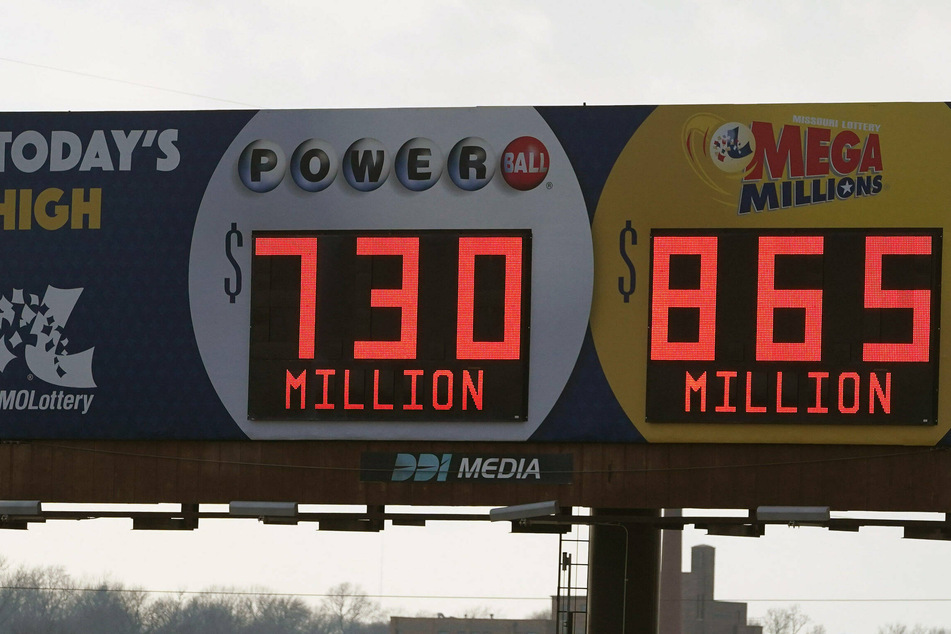 Struggling coal-mining community has one of the biggest winners in US lottery history!