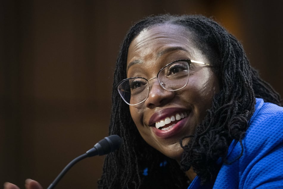 Ketanji Brown Jackson: US Senate advances Supreme Court nomination