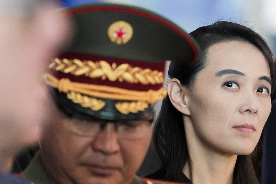 North Korean leader Kim Jong-un's sister, Kim Yo Jong (r.), slammed "vicious moves for confrontation" made by the US.