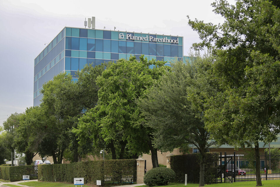 Abortion providers eligible for federal funds again after Biden administration issues new rule