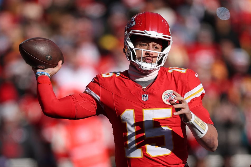 Patrick Mahomes inks historic contract deal to stay with the Kansas City Chiefs
