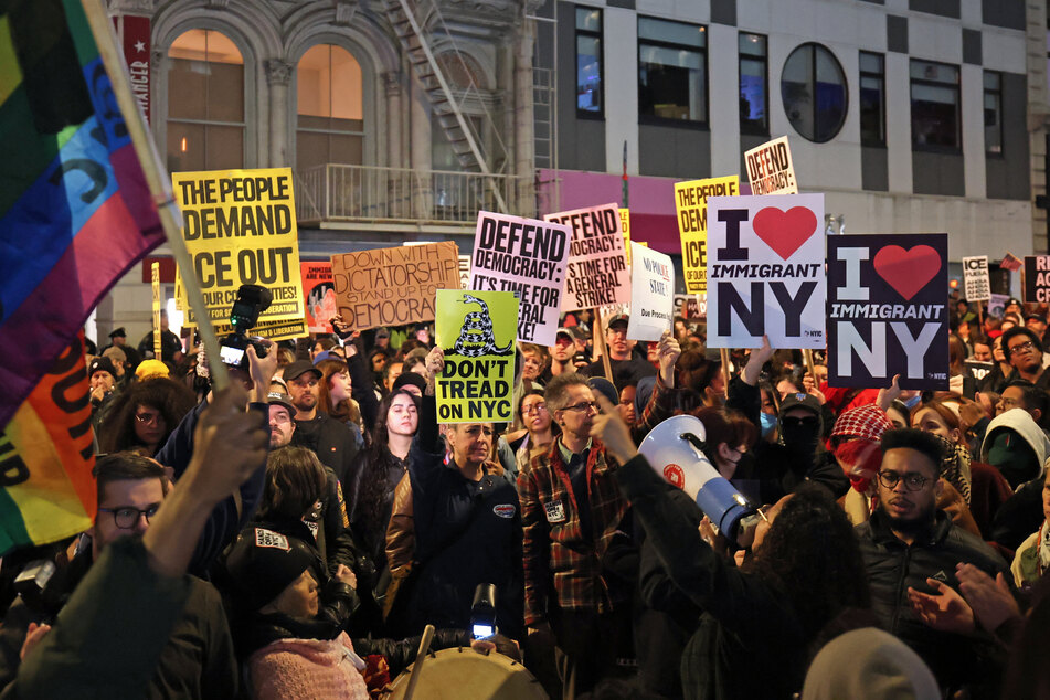 New Yorkers flood the streets to protest escalating ICE raids: "Hands off!"