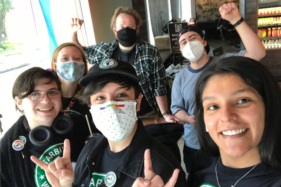 Starbucks workers win their 100th unionized store!