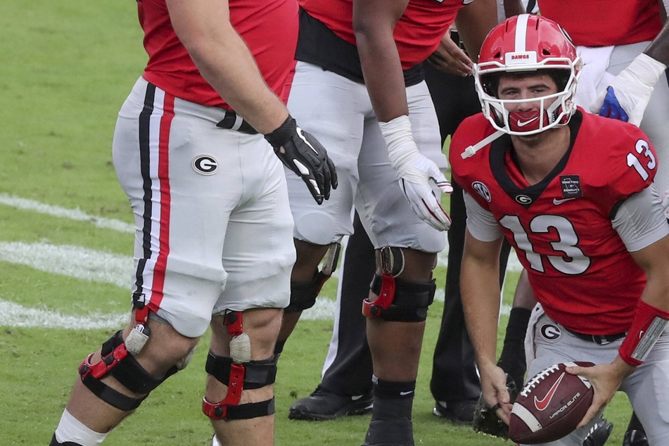 NCAA Football: Georgia stays unbeaten after ending Kentucky's streak!